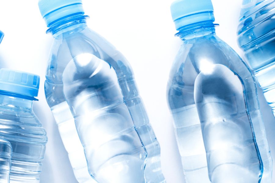 Tak oszukujemy system kaucyjny. Nierówne zasady temu sprzyjają